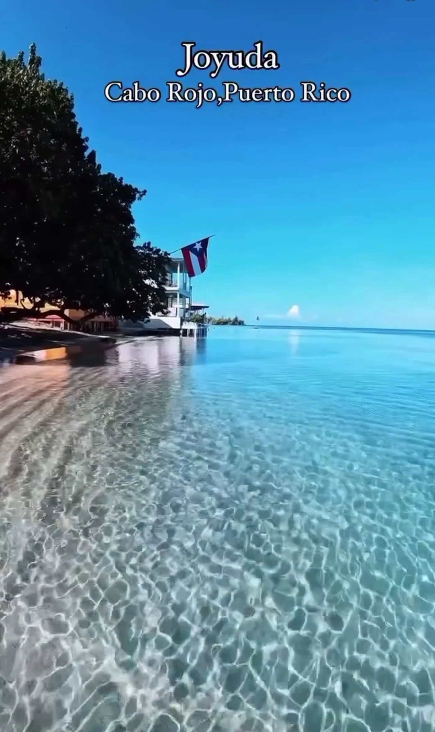 El mar en la costa de Puerto Rico